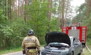 В Орловской области во время движения загорелся автомобиль
